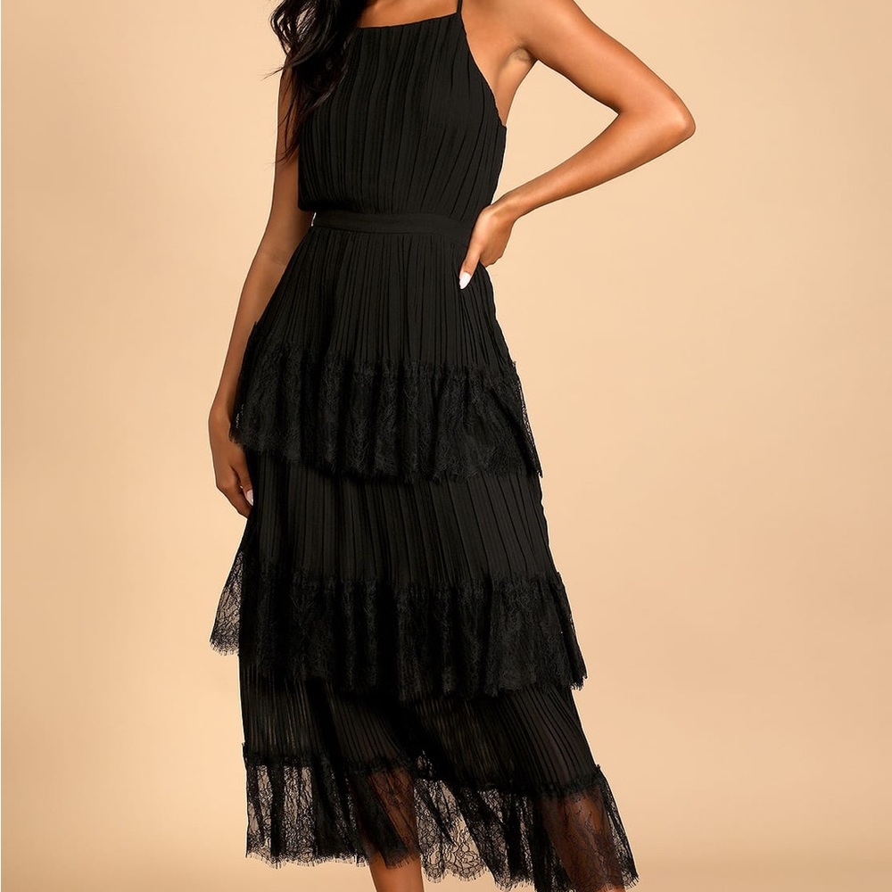 Lulu’s, Black Pleated Tiered Lace Maxi Dress, XL